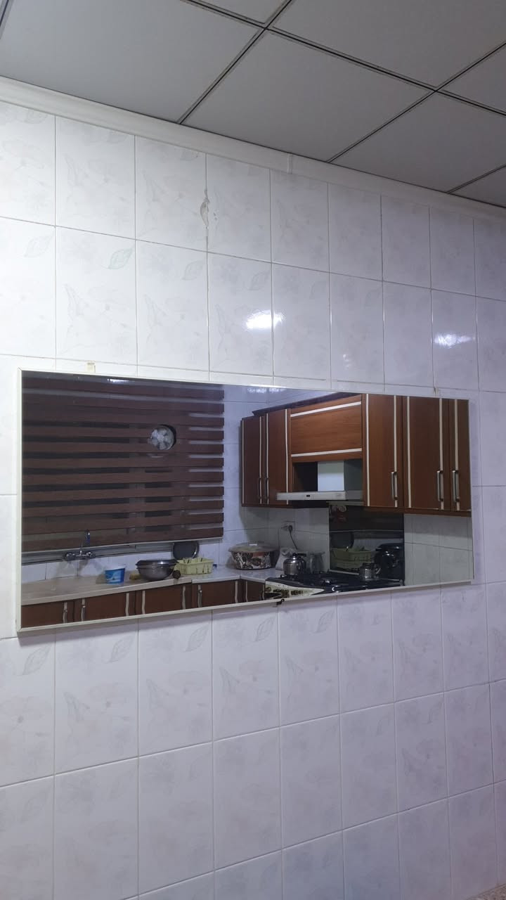 للبيع 
طباخ مصري رويال مع مرشحه مستعمل قليل جدا 450 
قنفة حرف L  مستعمل 200 نظيف
مراية كبيره جداريه 40 
بيهن مجال قليل للشراي


**إذا كنت صاحب هذا الإعلان وتريد حذفه لأي سبب، رجاءا أرسل رسالة إلى الدعم الفني**