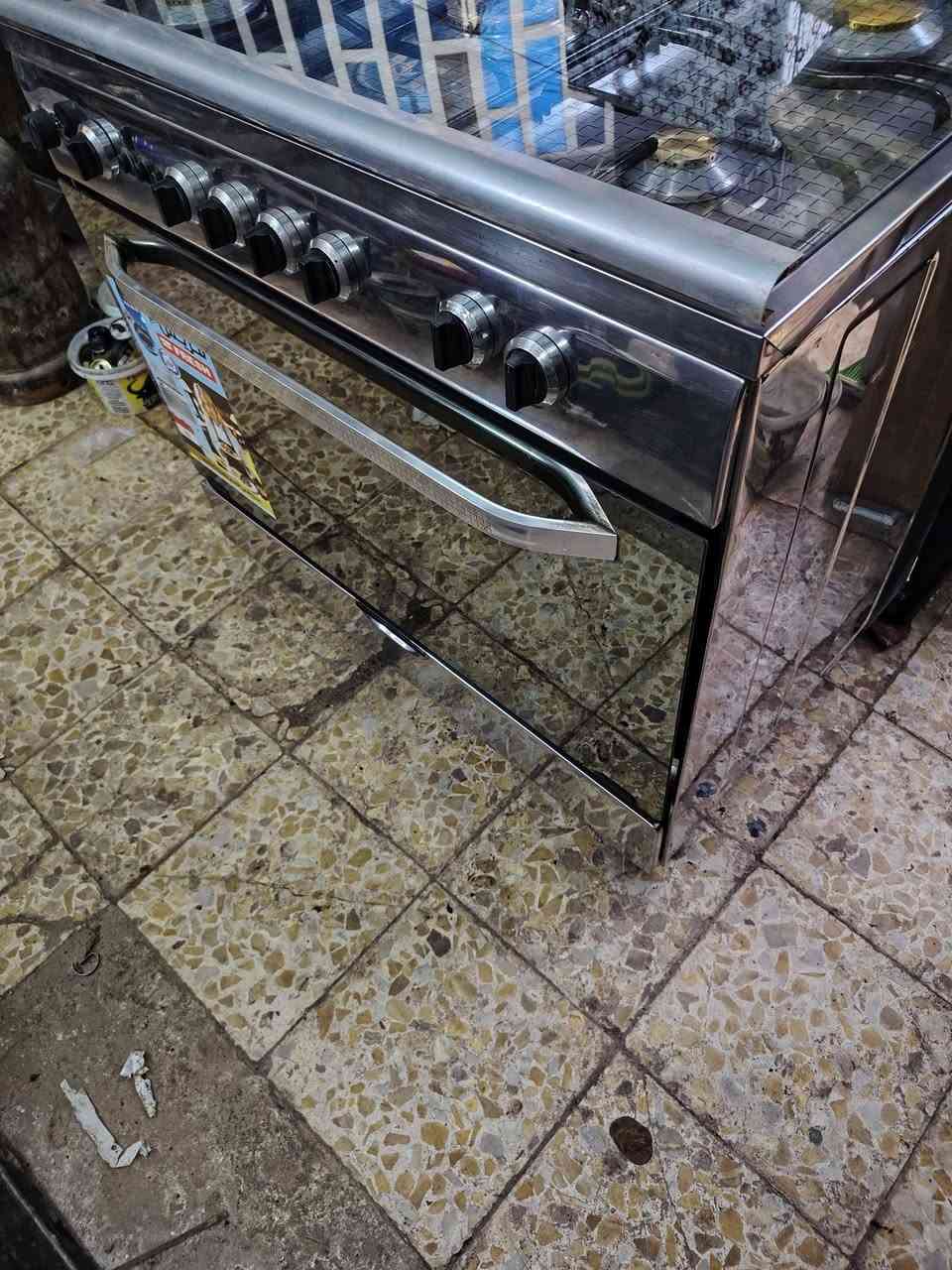 فريش اخو الجديد  ستيل كلة شغال عالفحص السعر ٢١٠ علما ان الجديد مثلة بالمحلات ٥٥٠ فريش  مصري كربلا *********** وممكن مراوس وية طباخكم
