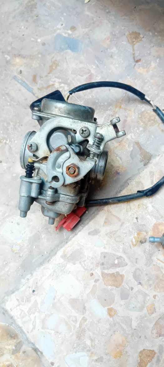 سلام عليكم كابريتر مال 120 وفاكيوم اصليات وصلنصه بلديه  وكور مال 140 كامل المكان الشعب ***********
