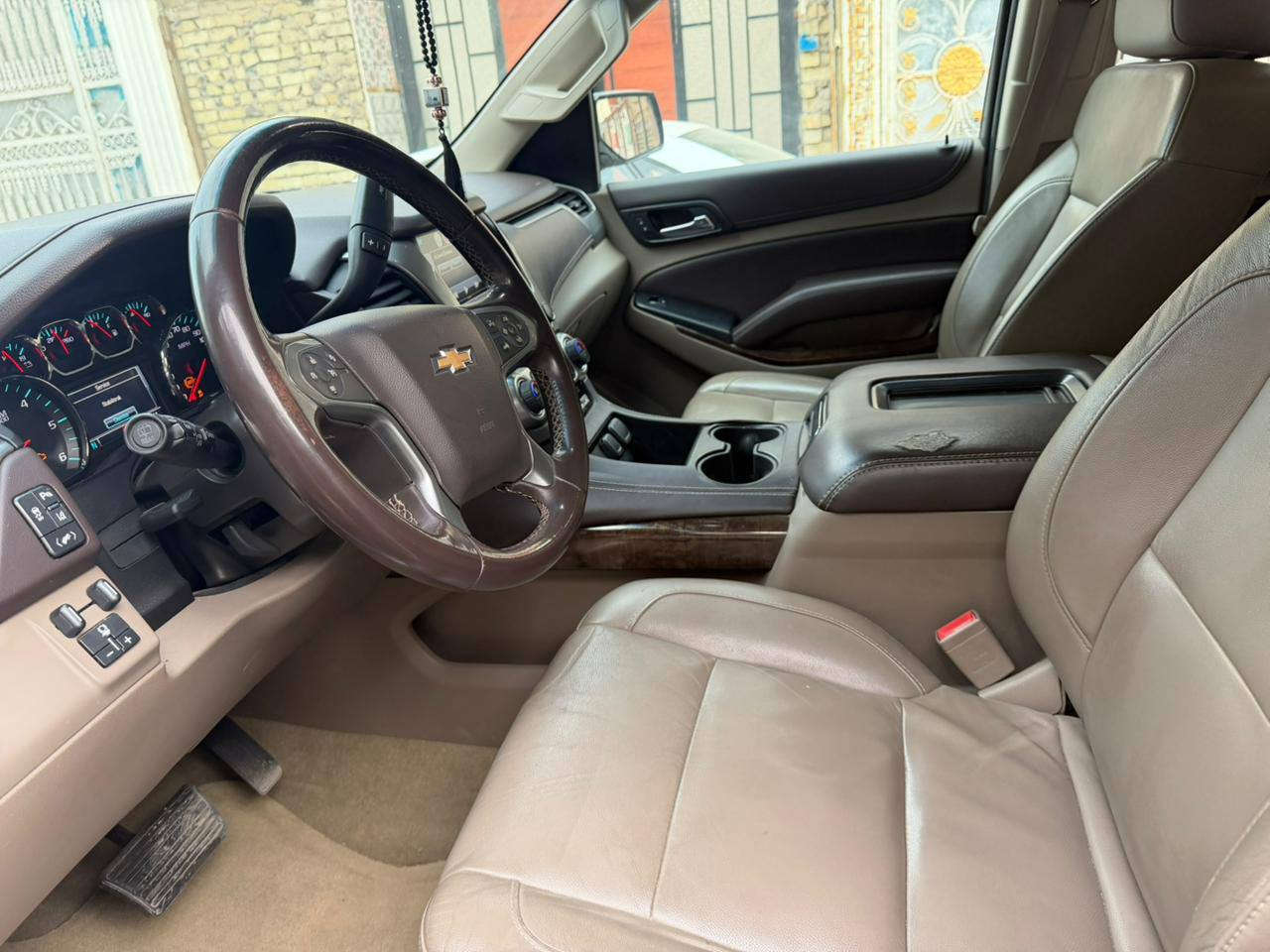 سلام عليكم تاهو موديل 15 كير ومكينه مكفولات كتاب ضباط دخول جديد مواصفات LT نص مواصفات حادث جاملغ خلفي فقط وبيهه كلير من امريكا مكانات بدون حادث وبدون ارباك مكان السياره بغداد رقم الهاتف ***********
