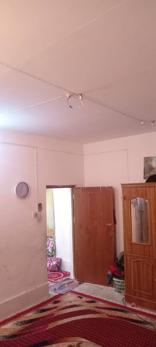بيت رهن 100م طابو حي ميسان طابق واحد يتكون من
 غرفه وصاله ومطبخ واستقبال وصحيات نظيف المده سنه 
قابل للتجديد السعر 25 للاستفسار ***********
