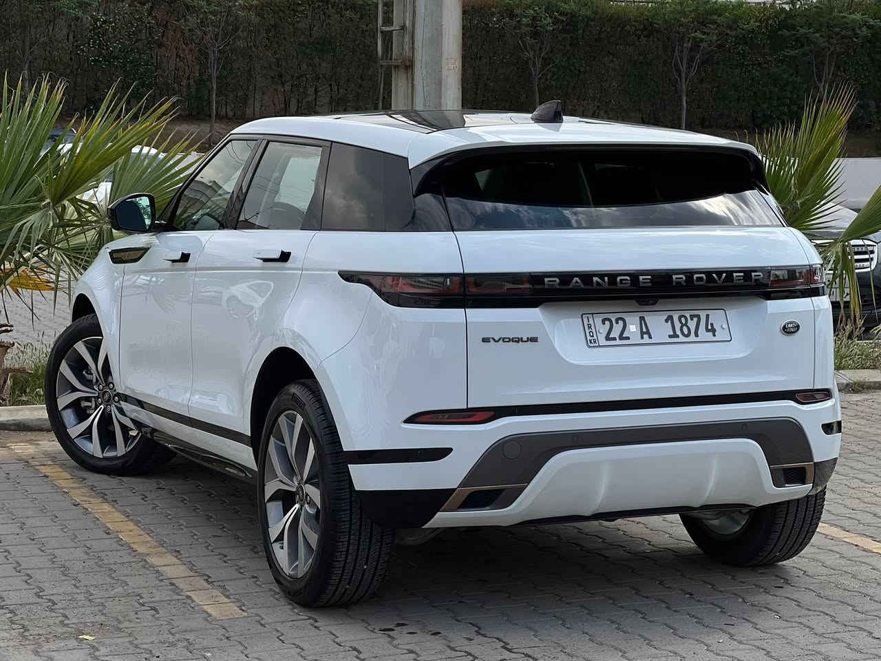 Range Rover EVOQUE P250 R.DYNAMIC
موديل ٢٠٢٣ مواصفات امريكي 
فول مواصفات ئار دايناميك

ماشي ١٣٠٠٠مايل
مكانين بالبونيد PDR ارباك كلة سليمة دواخل مابيهة مكفول من صبغ دعامي امامي حتى دعامي خلفي بشرط
فحص 

مكان سيارة اربيل 

***********
***********

