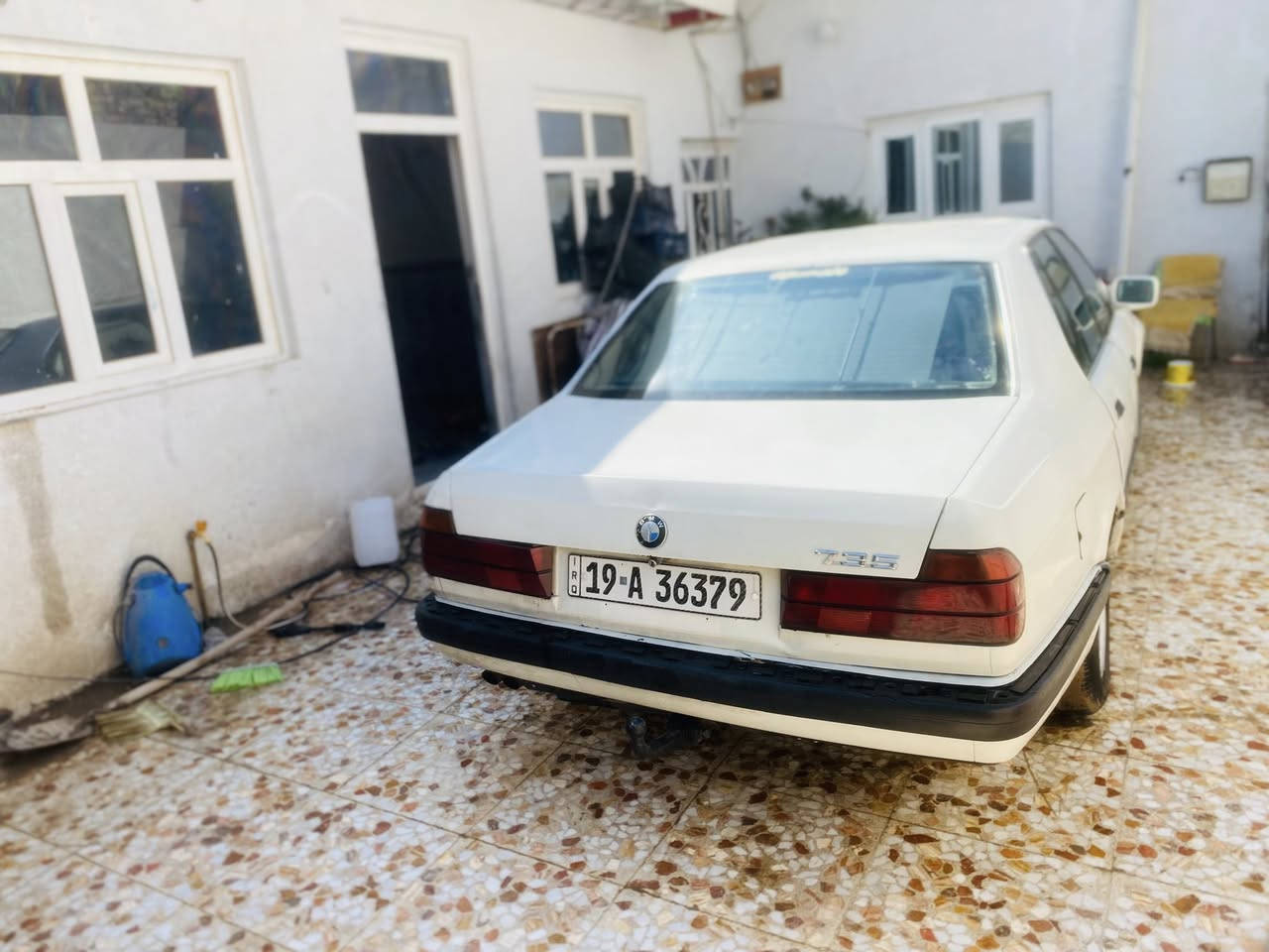 ارخص بي ام 735 مديل 1993 رقم كربله نكليزي هزه جديده سنويه لل30 كير عادي مكينه مفتوح السعر 28 قفل 
عليها تخم  تاير جديد 
منضومه بانزين جديده 
باتري جديد بور جديد 
دعاميات امامي خلفي مال كصه 
كهربائيات كلها كامله بلكات جدد 
جام كله شغال سنتر لوك عل ريمونت 

مداور ثاني يوم 
سستم صوت وبرده خلفيه وكاعيات جدد السياره مرتبه وعله كد الحال مكان حله. المركز الشراي يتصل *********** 
نواقصها قليله
