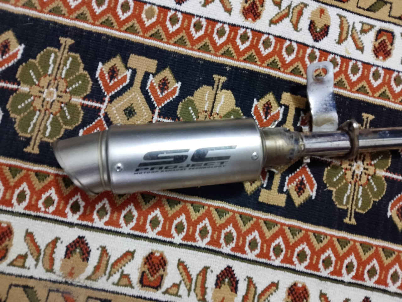 صلنصه للبيع
صوت وطكه 
صوتها رعب 😯
يعني دبابه وتمشي بل شارع 
سعر خاص رقم اتصال بي واتساب 
***********
