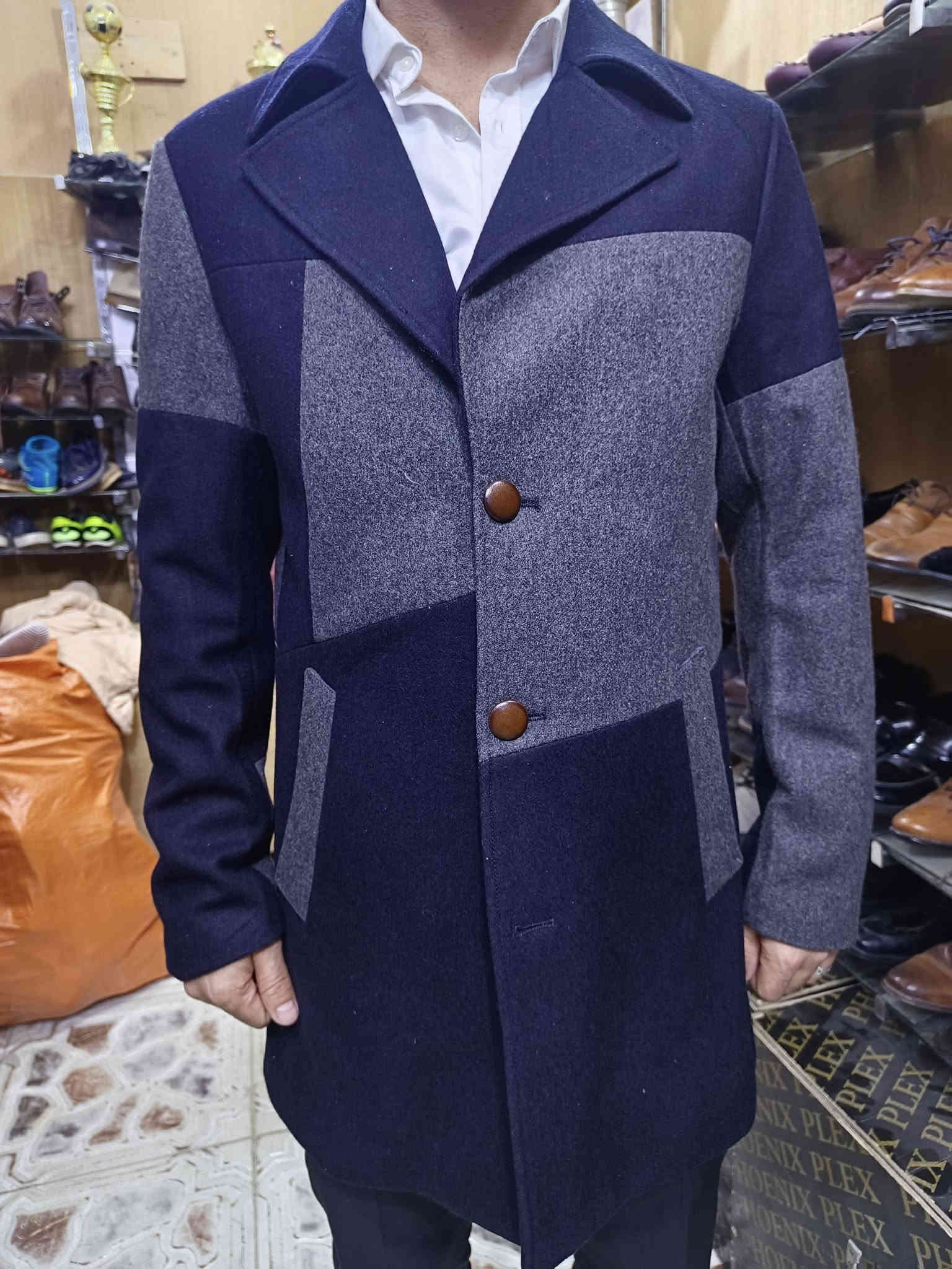 كوت رجالي باله
بجامه رجالي باله 
العنوان الماجديه شارع الملعب 
قرب السوق محل ابوذر 
***********
