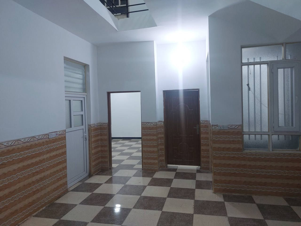 للبيع بيت في دوانم المعمل ١٥٠ متر 
خلف جامع طه ياسين البدري 
الشارع الاول من جهة الصيدلية
شارع سياج المعمل على الجهة اليسار
غرفتين نوم وكراج شارع ١٢ متر تبليط 
سند زراعي طابو صرف (تحويل)
للاتصال ***********
