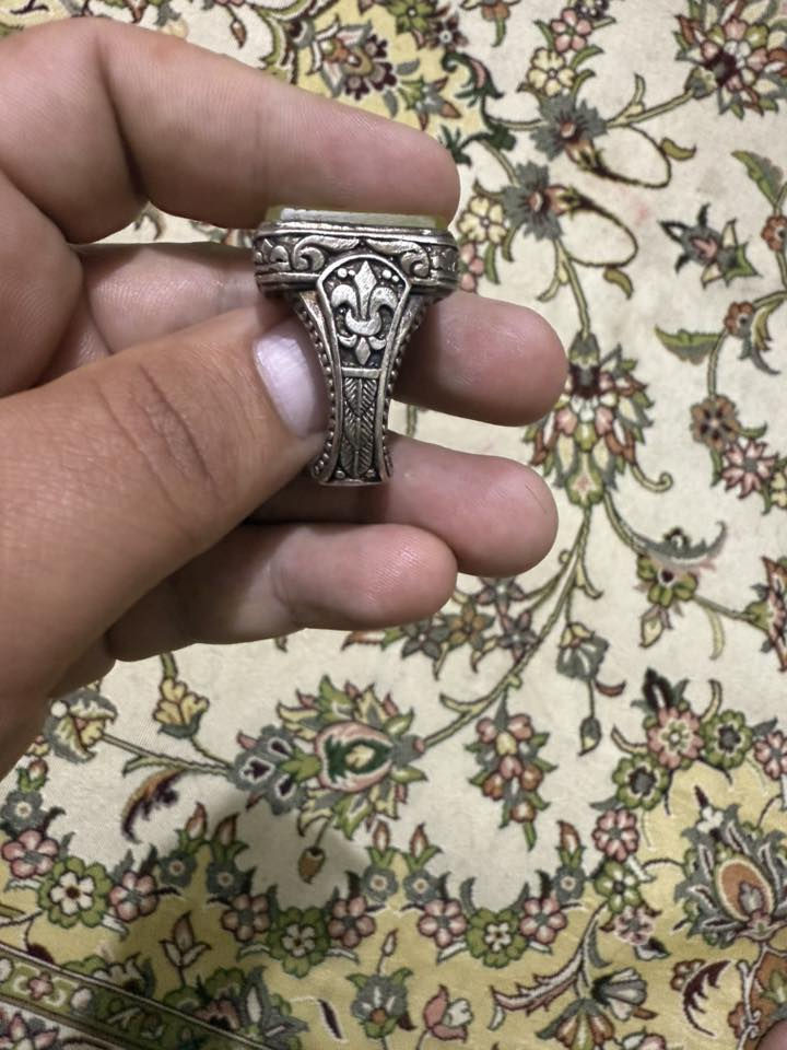 شرف الشمس للبيع سعره 100 
اوبال سعره 50


**إذا كنت صاحب هذا الإعلان وتريد حذفه لأي سبب، رجاءا أرسل رسالة إلى الدعم الفني**