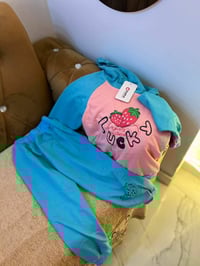 تركات أطفال • أعمار مختلفه • ملابس أطفال