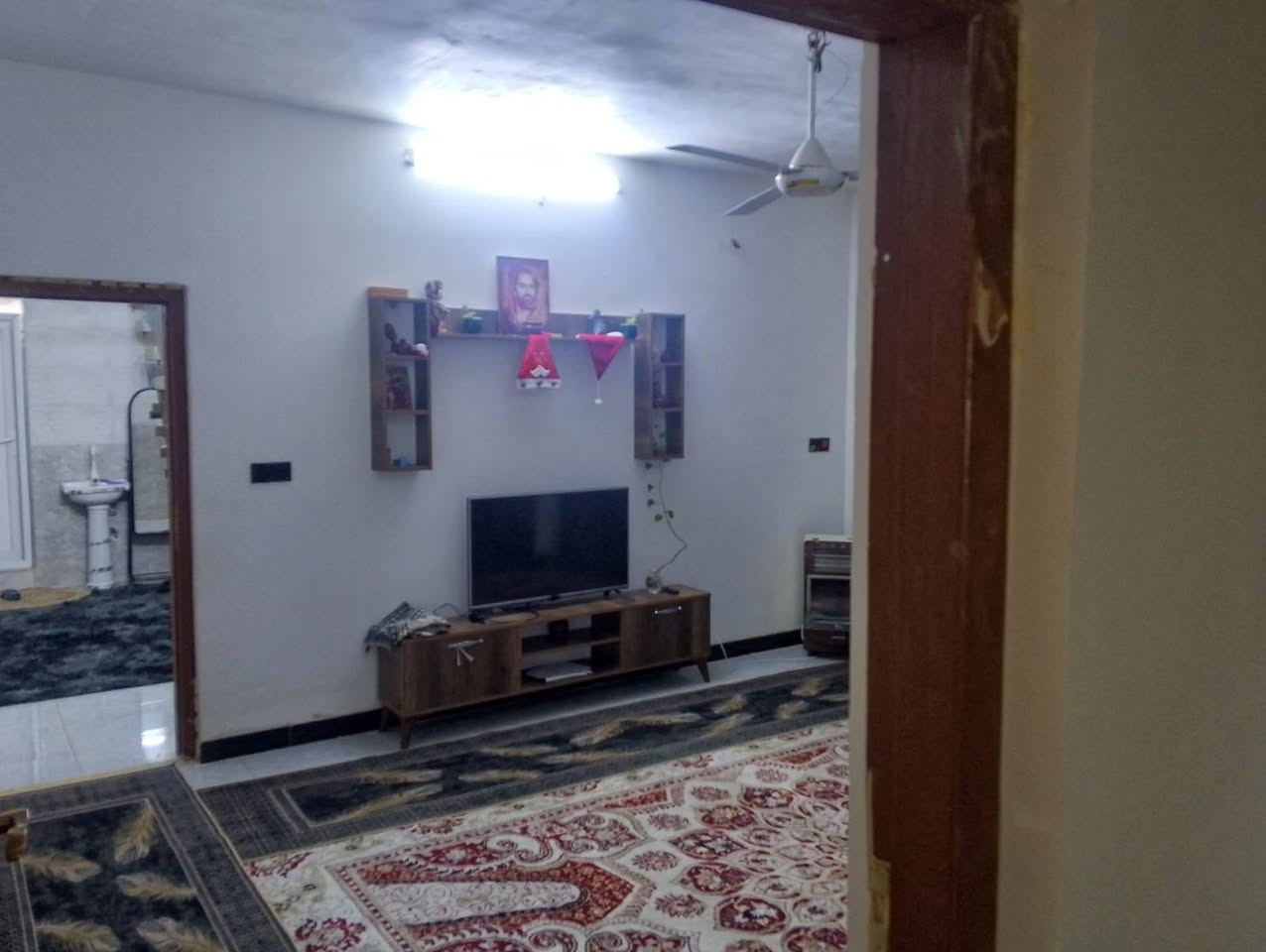 السلام عليكم دار للبيع طابو صرف محموديه حي ١٧ مساحه ٢٣٠م قرب مدرسه المشاعل طابقين بناء ترميم درجه اولى ترميم بياض جديد واجهه وتاسيس مي ومجاري وصحيات سيراميك حديث والارصيه بورسلين السقف صب مسلح وبناء طابوق يحتوي على غرفتين نوم الطابق الثاني وحده والطابق الارضي وحده واستقبال وهول ومطبخ وصحيات ٢ وكراج السعر ١٨٨ وبيه مجال
للاستفسار مراسله الصفحه واتصال على الارقام
***********
***********
