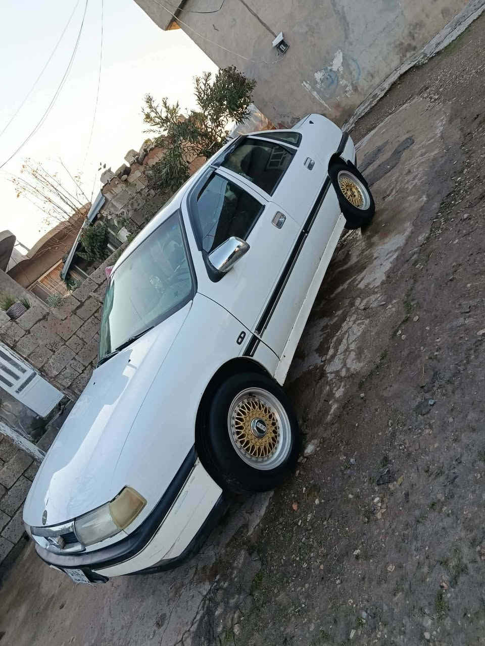 ئۆپل 1992
گێر و مەکینە بە شەرت  
پاک و جوان ماوەتەوە 
هەڵەبجەی شەهید

20 گەلا و مەععمەلە 

                                                                ***********
