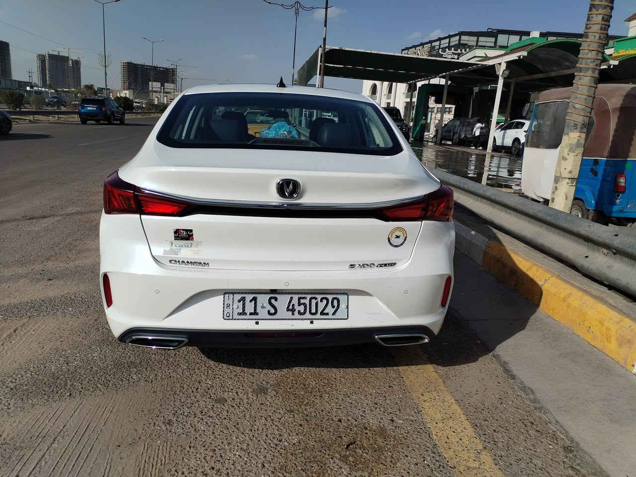 السلام عليكم
شانجان  ايدو بلاس. 2023 
رقم بغداد حره 
المواصفات:

 كشنات جلد 
 مانع انزلاق..
بنوراما فتحتين 
 مثبت سرعه 
 تحكم ستيرن جهتين 
 داخل جلد 
 بلوتوث
تبريد قطعتين
كشنات تبريد تدفئة 
 مري كهرباء 
 اشاير بالمري
 مرايات جانبيه هيتر
 كشاف ضباب امامي LED
 شاشه لمس 
 حساس اطارات
 كاميرا 360 درجه 
 حساسات خلفيه 
 نظام توزيع مكابح ABS
 منفذ كهرباء 12Volt
ماشية 85 الف 

سياره بعدها شركة مامتعوبة
السعر السعر 130$ وبيه مجال و مراوس بسيارة عالية
***********
