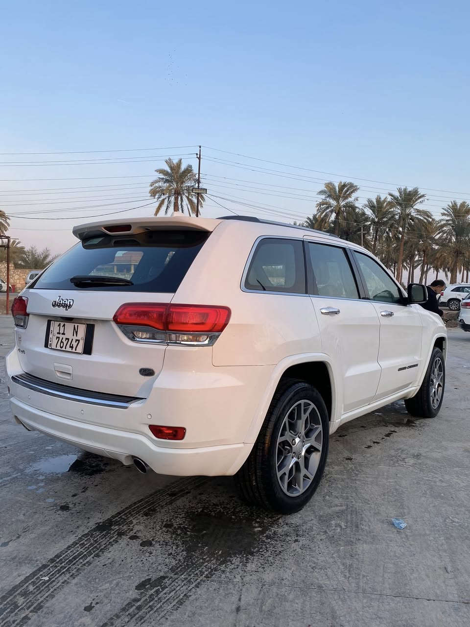 السلام عليكم 
جيب شيروكي اوفر لاند 2020
خليجي ماشيه 50 
امبدل بنيد فقط اثر رصعات سونار موجود 
حداديه تخم تاير جديد
فول مواصفات جكات 
مكينه كير شركه كفاله 
سياره جاهزه مناقصه شي رقم بغداد تحويل ثاني يوم 
سعر 350$
رقم ***********
***********
