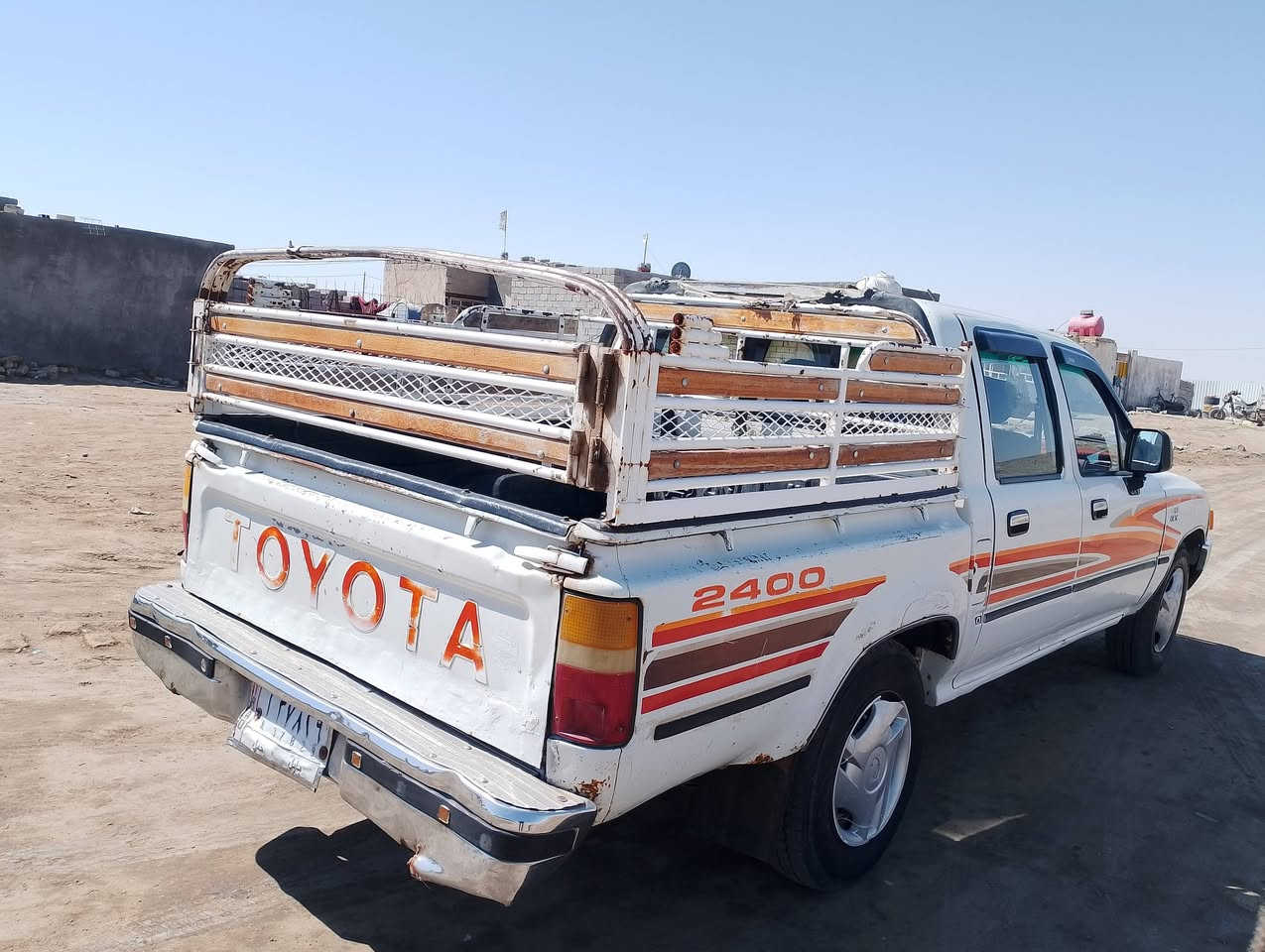 توته موديل 92 محرك وكير وكسن والشاصي مكفول والكشر شوف العين مكان ناصريه مركز تخم  السعر 65وبيهه مجال سياره جاهزه من الطول الطول***********
