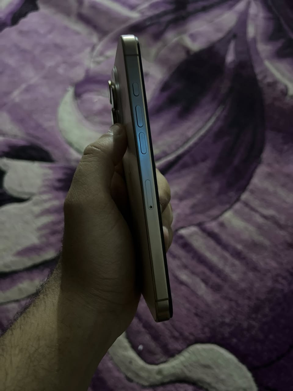 السلام عليكم
16 pro max
سعر  675 بي مجال بسيط
شرق اوسط ماستر
AE/A
بطاريه صارت ٧٩ اليوم
ضهر فطر خفيف مماثر
فيس ايدي واكف
مبدل شاشه نوعيه زينه مرتبه
256
كيبل وكارتون 
سعر 675 بي مجال بسيط!!
***********
مكاني ديوانيه 
وبغداد اكدر اودي بيد سايق للعلاوي بس
