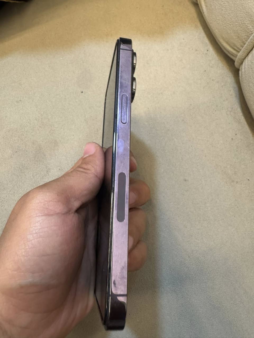 سلام عليكم شباب 14 Proماكس ذاكرته واحد تيرا الجهاز نظيف ولا شخص بي الجهاز اسم شريحة إلكترونية بطارية الجهاز 89 مكاني بغداد الشعله السعر 800 التواصل خاص أو على هذا الرقم *********** ￼￼
