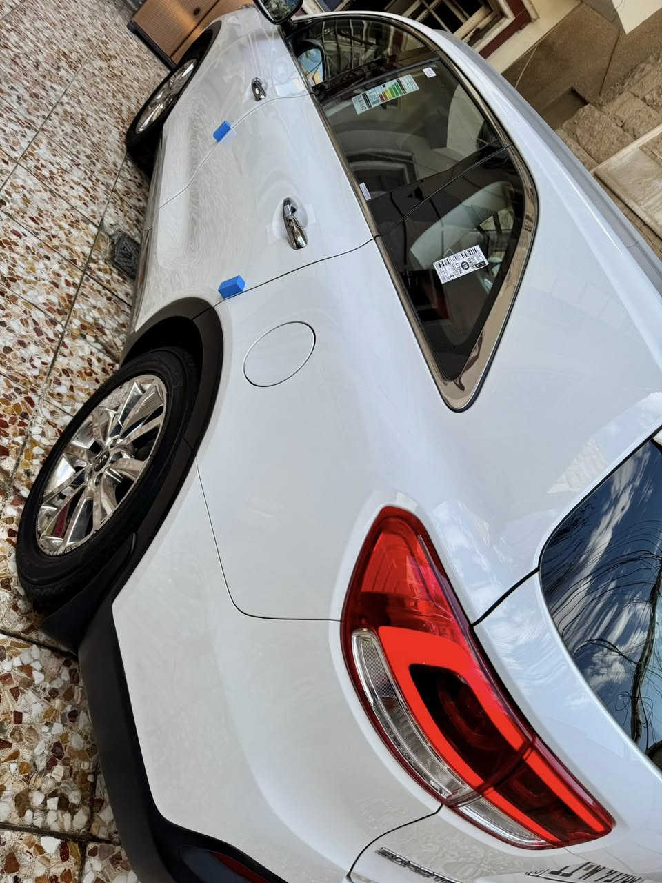 السلام عليكم سورنتو 2015 شكل 16 خليجي فول موصفات عدا الفور ويل  مكفولة من الضربة والصبغ ماشية ١٤٠ الف جديدة السيارة جداً سنوية وهزة كلة جديد موصفات بانوراما شاشة كبيرة حساسات امامية خلفية بصمة دخول ذكي كشنات جلد كشنات كهرباء ٧ راكب ٦ سلندر ٣ قطع تبريد وضعيات قيادة وباقي المعروفة السعر 200 وبيها مجال حك الجية المكان بغداد السيدية رقمي ***********
