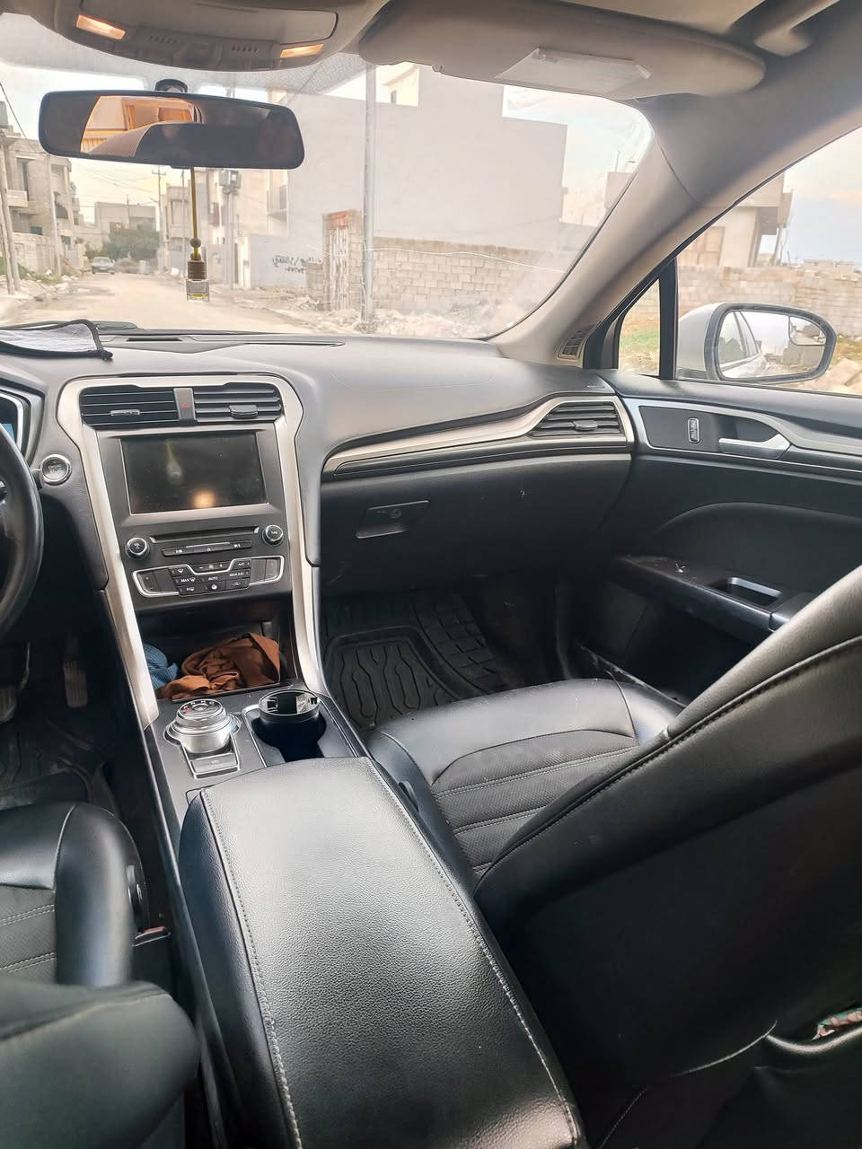 السلام عليكم فورد فيوجن 2017 محرك 2000 تيربو مكينة جديدة ظررها بوند وجاملغ امامي من جهة السايق 
السعر 112 وبيها مجال 
***********
***********
