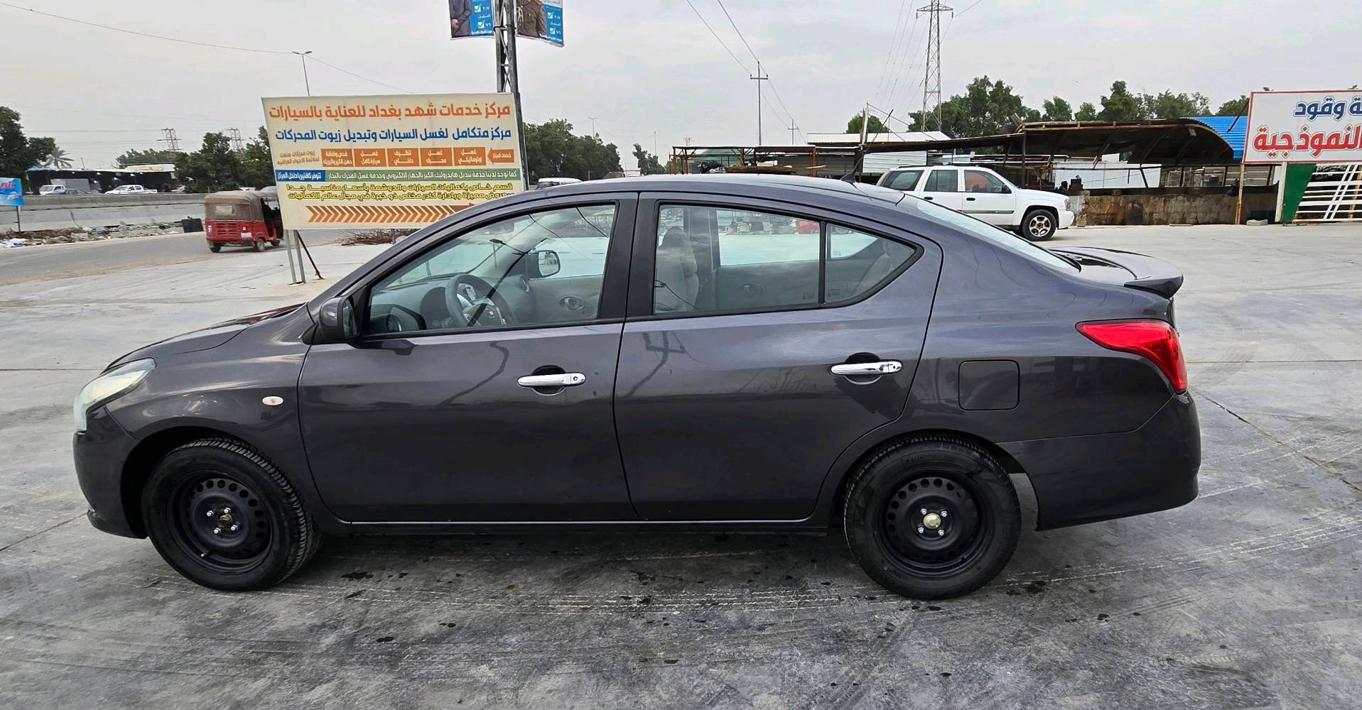 سلام عليكم 
للبيع نيسان سني هندي بليته زركه موديل 2022

ماشيه ٥٧ الف 

 رقم بغداد انكليزي 

باسمي حصرآ 

هزه جديده 

عنوان السياره بغداد الحسينية 

سعر 116$ وبيها مجال قليل 

رقم الهاتف 

***********