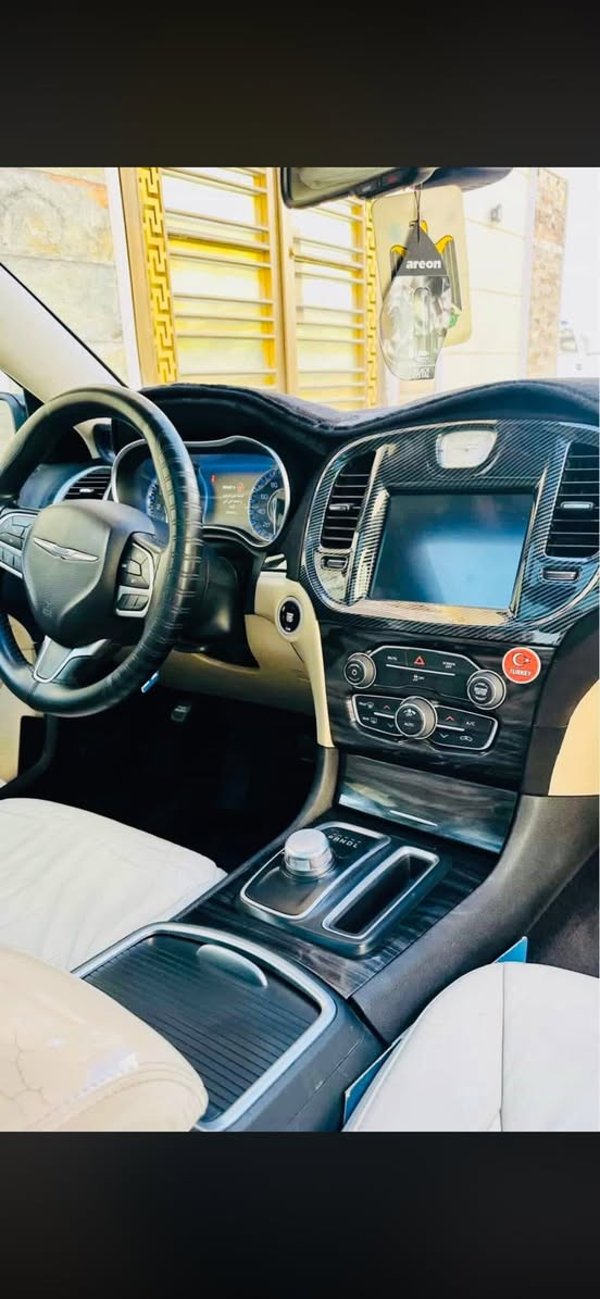 يالله
السلام عليكم حبايب 
اوباما ( 2017 اصل اصل )
قطعه وحده فقط الجاملغ الخلفي بجم كبس
السونار بالمنشور 
C300 محدث S
رقم بابل بسمي الدولي
السعر 204 وبيه مجال تعجبك تفضل خاص 
المواصفات 
سياره فول مواصفات للأخير 
بانوراما 
بردات
مري قلاب 
كشنات تدفئه تبريد
خزن ميموري
ستيرن تدفئه
شاشه كبيره
رادارات
حساسات 
كشنات جلد كهرباء 
__________الكهربائيات كله شغاله
مكينه 3600 شرط كفاله
كير حداديه تخم تاير كفاله
____________ العنوان كربلاء 
السعر 204 وبيه مجال ***********
