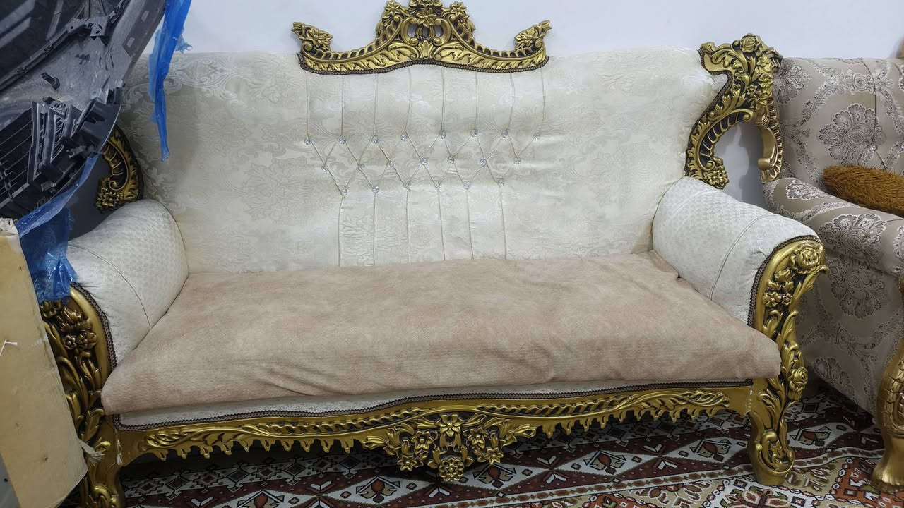 سلام عليكم 🖐🏻
تخم قنفات للبيع عدد (3) 2 ملكي واحد عادي الابيض 
مقعد ابو النفر 2 ومقعد ابو 3 نفرات 2 ومقعد ابو نفرين 2 
والبيجي كذالك والتخم الاخضر بي 3مقاعد ابو النفر ومقعدين ابو 3 نفرات وياهن 4 طبلات زغار وحده كبيره 
جدد لا كسر ولا شي مامستعملات قليل ونضاف كلش موصينهن من الشمال الله شاهد كلهن شلع بخير ابوهن 
سعر (1100) مليون وميه وبيهن مجال قليل 
 الي يعجبنه يتصل لاتراسل واتساب 👍🏻
*********** مكان ناصريه مركز 📍
