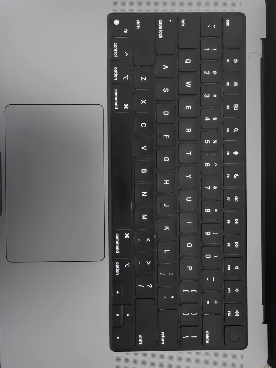 ماك بوك برو 14 انش للبيع
رام 16 كيكا
هارد 500 كيكا
البطارية 91%
نظيف جداً، استعمال خفيف
الملحقات : شاحنة فقط بدون باكيت
الكيبورد انكليزي 
MacBook Pro 14 inch

M1 Pro. 8 Core CPU. 14 Core GPU 512 GB SSD Hard Drive. 16 GB Ram Space Gray. 2021. Cycle Count 148

Used %99 Clean.
السعر: 1.400.000


**إذا كنت صاحب هذا الإعلان وتريد حذفه لأي سبب، رجاءا أرسل رسالة إلى الدعم الفني**