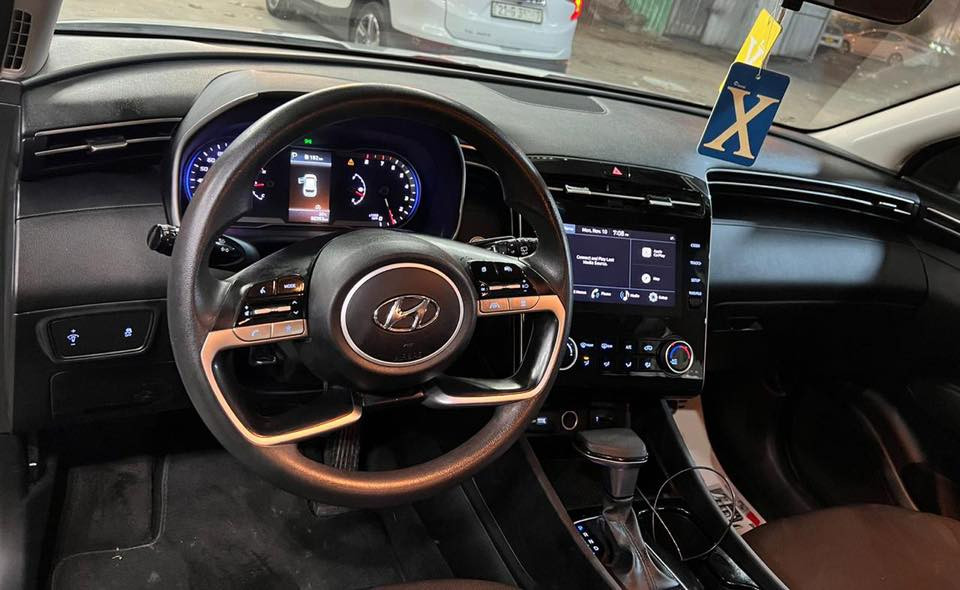 السلام عليكم .. 
توسان ٢٠٢٢ دفع رباعي محرك ٢٥٠٠ وارد امريكي 
ماشية ٥٦ الف كيلومتر .. صور الحادث مرفقة .. 

السعر ١٩٠ ورقة  ***********
