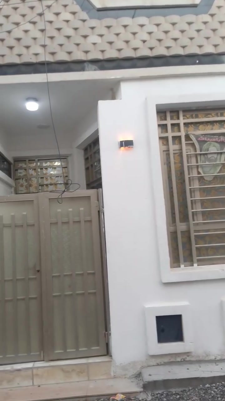 🏠 دار للبيع 
📍 الكاظمية الثانية الطي 
📍 نزال سليم بدايه النزال فرع الثالث 
📐 المساحة:65م
🛏️ صحيات وداخلية فوك وجوه صالة مطبخ حار وبارد هول منور  كبير بيت 🏠 جديد 
🛏️ الطابق الاول غرف نوم 🛌 ومطبخ وصاله وخدمات
طابق ونص
✨دار جديد وموقع ممتاز  👌  بناء 🚧 رفت 
📞 للاستفسار والمراسلة ‭***********
