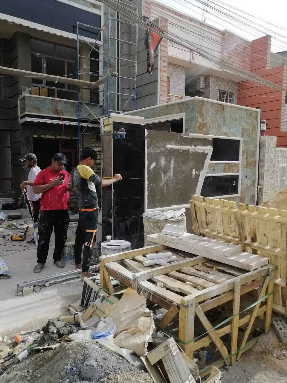 هذا البيت قبل التفليش وبعد الترميم ابو احمد لاعمال البناء والسيرامبك وكاشي بانواعه ***********
