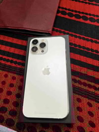 إسلام عليكم ايفون 13بروه ماكس ذكره 256ابدل بطاريه 94+كامره خلفيه اصليه...