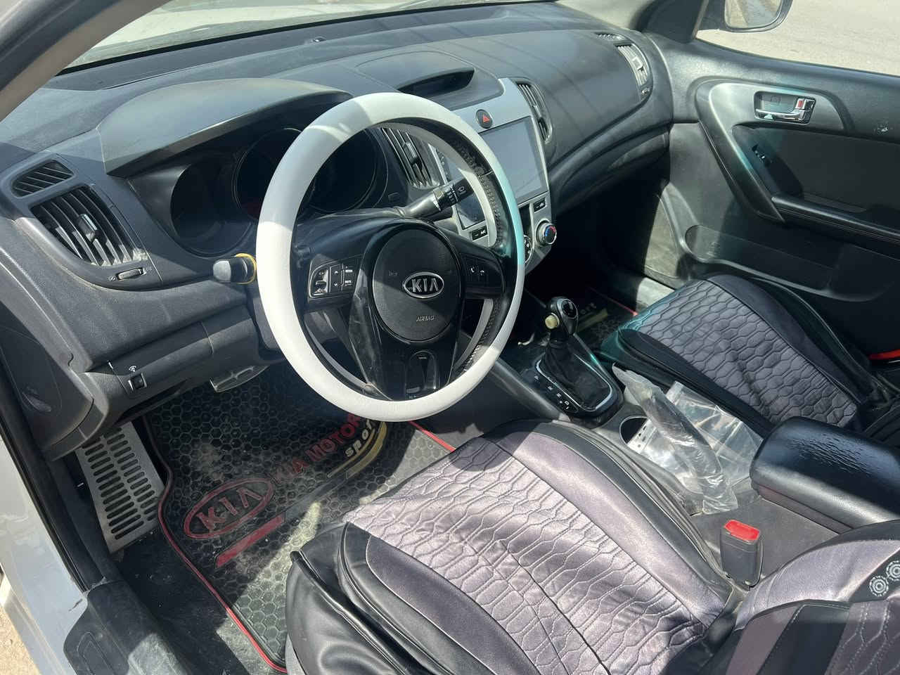 سيراتو موديل 2013 مكفوله كفاله عامه ماعده بارد بس بلباب سياره جاهزه مابيهه اي نقص محرك كير تبريد. كله شغال  بسمي مكاني بغداد المشتل  السعر 103 بيهه مجال 
*********** الشراي يتصل
