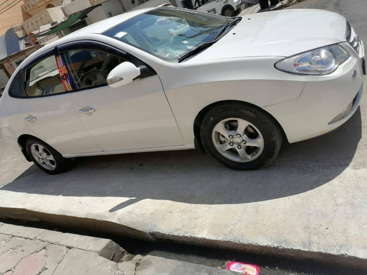 الالنترا مديل ٢٠١٠. ابيض. به اربع قطع. بدون دواخل. محركه بدايه تبخير. رقم سليمانيه  كابون بانزيرن سعر 113وترهم مراوس رقم صاحب السياره ‏‪***********‬‏ اني مكلف بل نشر
