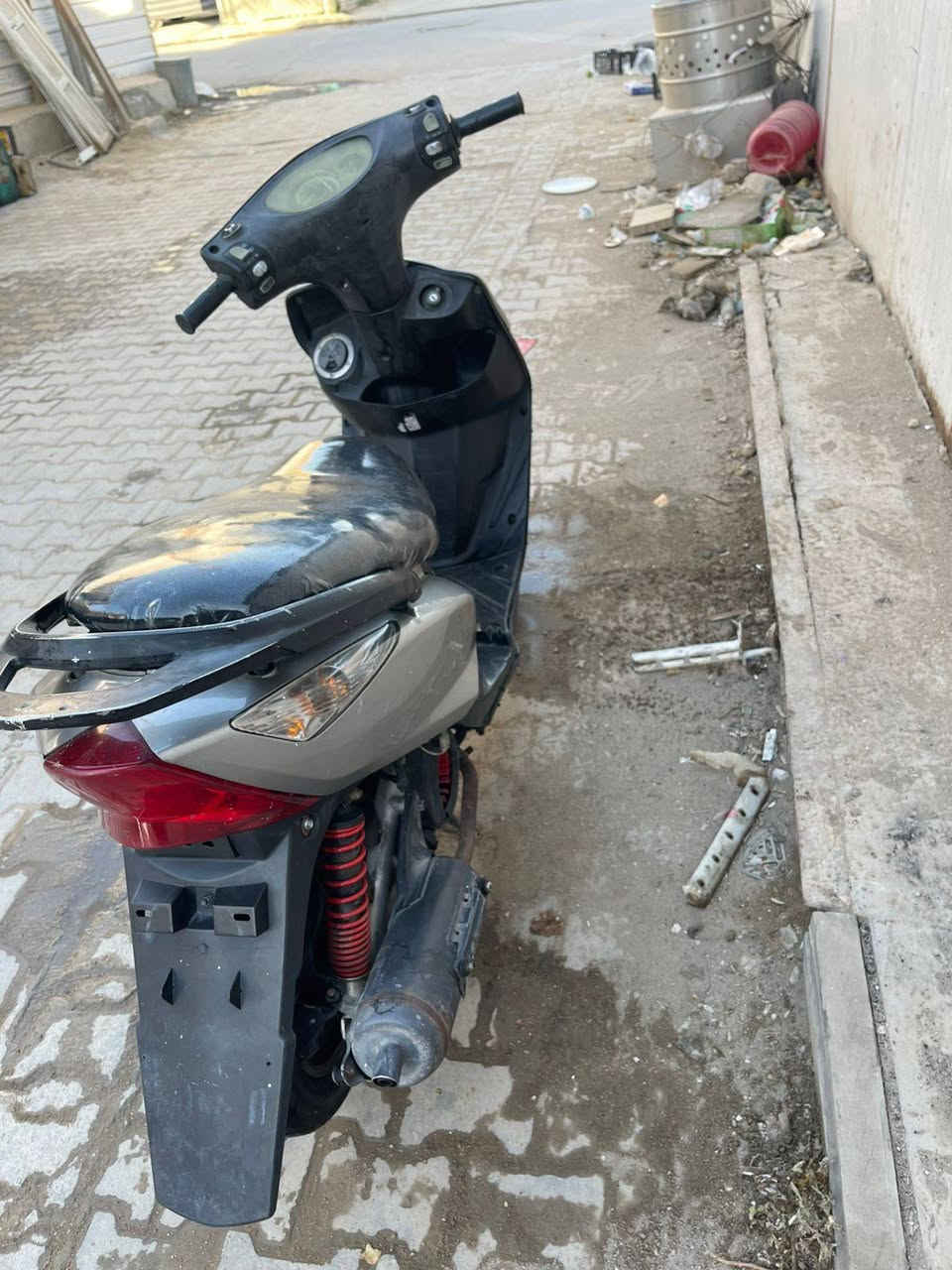سلام عليكم دراجه شغاله ثعلب للبيع كهربايتها كامله مكاني بغداد البياع سعر ٤٠٠ وبيها مجال ***********وا تساب
