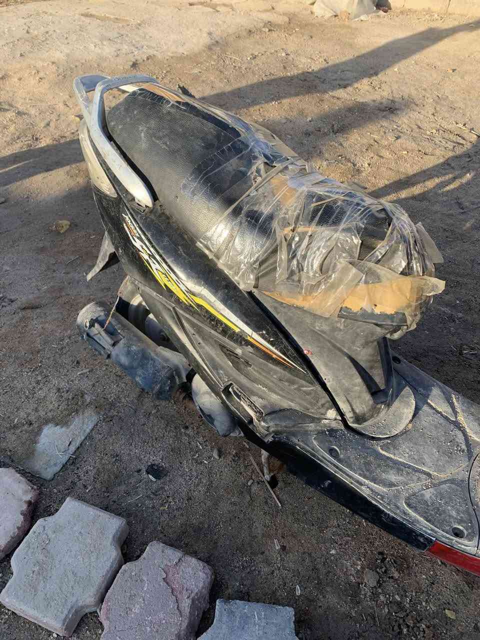 سلام عليكم دراجه للبيع جي فور  جانت تمشي وطفت عدي مادري شنو سالفته تركته  ابيع كوم حديد سكراب سعر 150 بيه مجال لشراي مكاني ناصريه حي الحسين ***********
