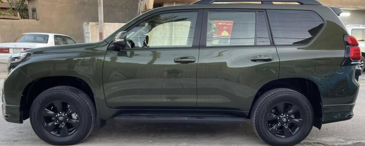 السلام عليكم 
تيوتا برادو 2012 TX.Lمحدث 2017 ألون زيتوني ماشيه 145الف مكفوله السياره من الصبغ عدا الدعاميات لان تحديث /مواصفات السياره 6سلندر /سلايت /7راكب/3قطع تبريد/مري شفط /جام اوتو /كامره /حساسات /وبقيه / المواصفات معروفه /***********
