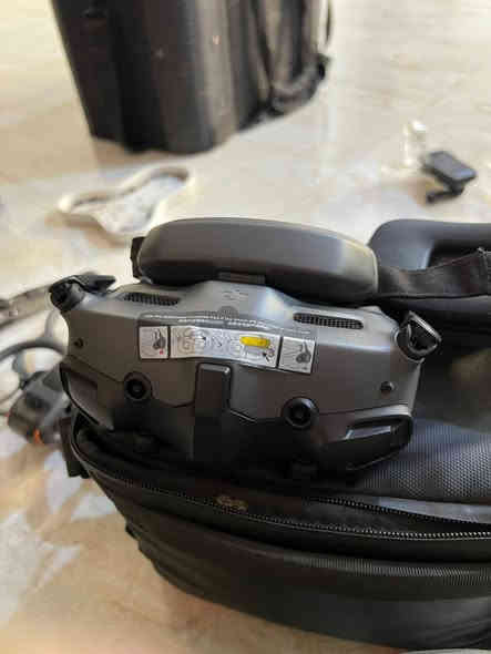 درون افاتا تو ستعمال جداً قليل 
سعره مليونين ونص 

ستعماله جداً قليل اخوان 
كارتونه موجود وجنطته 
تنويه⭕️
وياها ٦ بطاريات
 وشاحنات ثنين 
وجوستك 
وموشن 

وكل ملحقاته موجودات 

مكاني ذي قار مركز المحافظه 
***********
