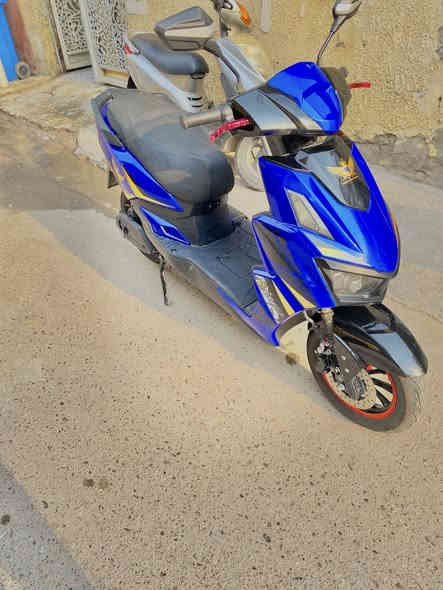 دراجه شحن نوع ماتركس !! 
(للبيع ) ـ
كلشي ما بيه 🙏🏽
جديده 🔥
أي نقص ما بيه 🔥🫴🏾
شلعه فول ✈️🔥
بطاريات جدد 
ملف 2000 ✈️🫣
بيه بلوتوث 👂🏻🗣️
لايتات زنون 🫣🔥
3 سرع ✈️🫴🏾
سرعه 90 -حقيقي 70 ✈️
شاشه ايباد
بصمه 2
سويج 2
ستاند خلفي 🔥🫴🏾
ستاند جانبي 🔥🫴🏾
بطاريات نوع الكبار 🔥
تاير حجم 12 🔥🫣

الدراجه ما بيه نقص 🔥⚡️
كهربائيات كله شغاله ⚡️
نضافه 100/100 🔥
ماشيه قليل —
ما بيه شخوط 🔥🔥
سعر 700 وبيه مجال 
مكان بغداد الشعب 📍
رقم الهاتف 👇🏽
***********
