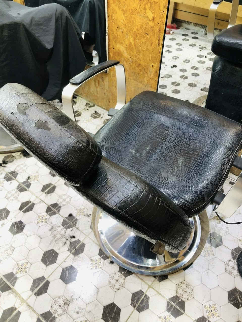 كرسي للبيع ***********  سعر ١٢٥ الف
