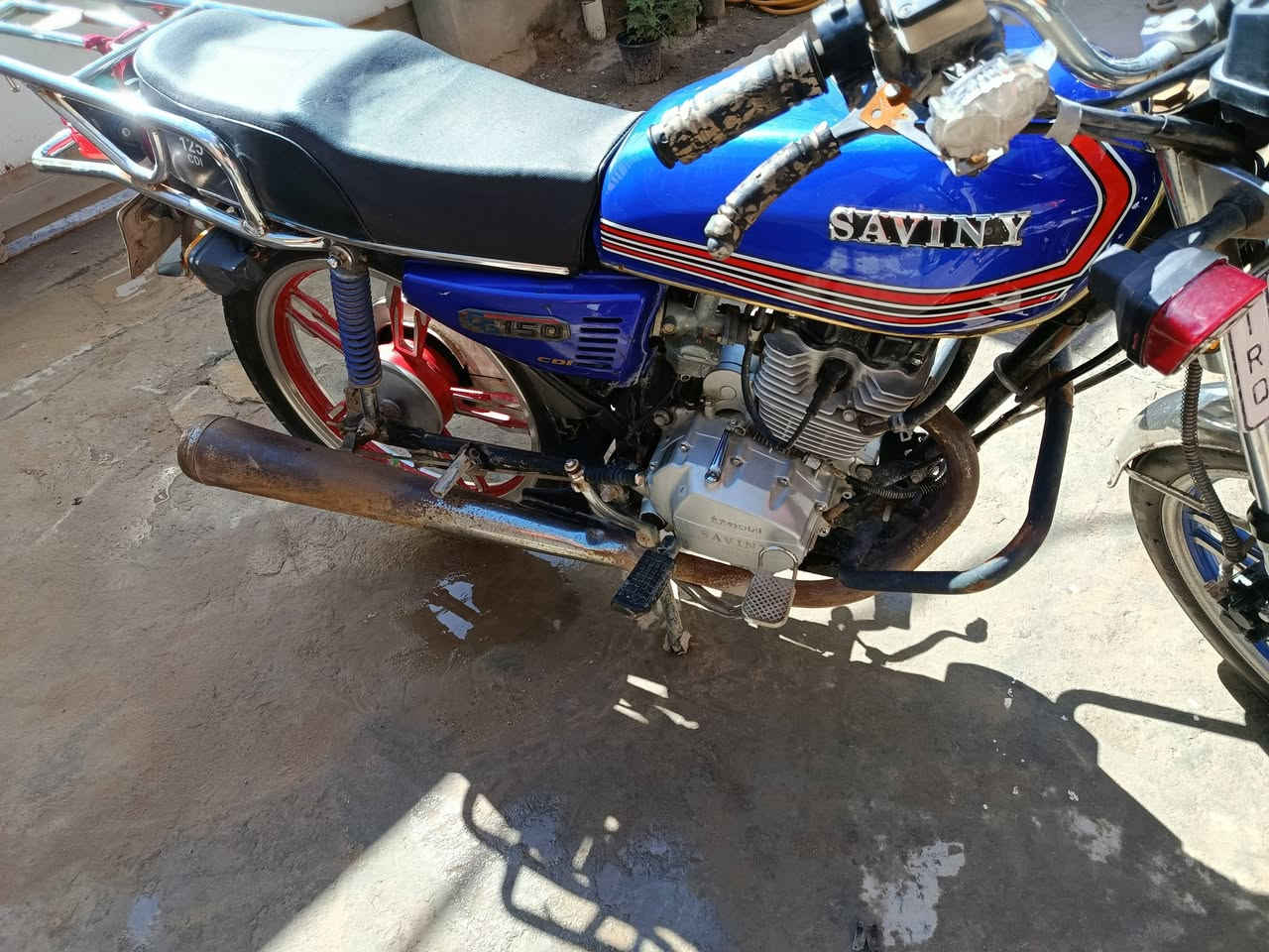 دراجة ايراني للبيع 
موديل 21 محرك 150 خمسة كَير 
السعر 1650 
دراجة نظيفة و بأسمي تحويل ثاني يوم 

مكان ابو الخصيب ام النعاج 

تواصل واتساب ***********
