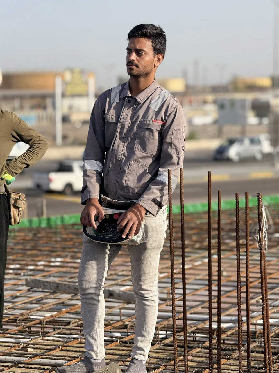 اللهم صل على محمد وآل محمد 

تم بحمدالله صب سقف بناية مساحة 250م للمكتب المهندس للمقاولات العامة وتم صب سقف منزل مساحة 150م في منطقة الطوبة والنخيلة للشركة الامتياز للمقاولات العامة والتصاميم الهندسية 
تم الصب بقوة انضغاط C35 حقيقي.  
 
#للصب_المركزي_الجاهز في جميع مناطق البصرة 

                     للتواصل ***********

🔴 اهم مواصفات الكونكريت لدينا:-  

1-جميع المواد ( الحصى والرمل والاسمنت ) مفحوص مختبرياً 

2- الماء المستخدم في الخلط RO وخاضع للفحص .

3- المواد المضافه تكون حسب الطلب ومستورده من اوربا .

4- معاملنا فوول اوتاماتيك .

▪️ الانتاج والاشراف من قبل كادر هندسي من ذوي الخبره

المعمل يحتوي على 5 بم {43,42,36,34,34} ويحتوي على 16 خباطة 

اهلاً وسهلاً بجميع الأخوة المهندسين والمقاولين والنجارين 
أسعار ترضي الجميع ان شاء الله 

حسين المنصوري #للكونكريت_المركزي_الجاهز
مدير التجهيز لشركة بلاد الفهد
 
ونسأل الله التوفيق للجميع يارب ‏
