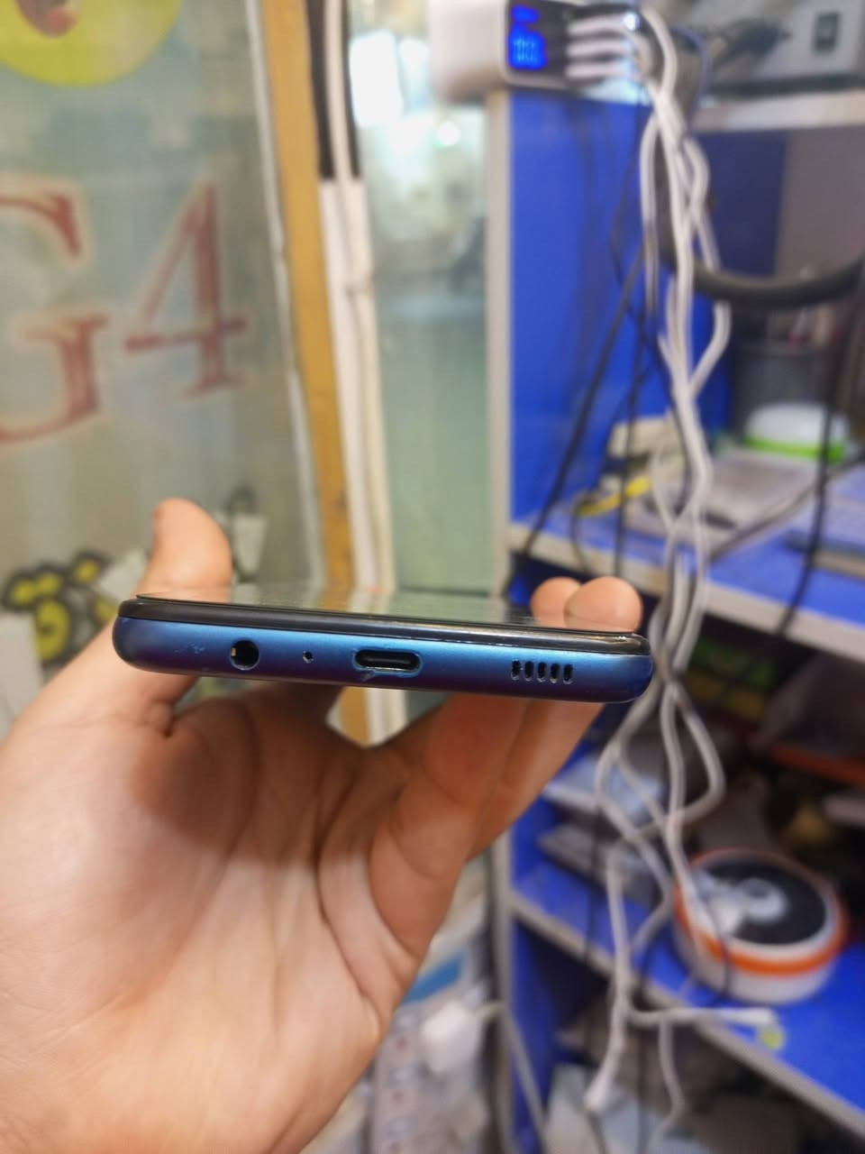 سلام عليكم سامسونك a12 ذاكرة 64 رام 4مبدل شاشة اصلية وكالة كلة شغال وعلى الفحص  وبي لزكة وكفر بدون غراض للبيع السعر 70الف وبي مجال للشراي العنوان بغداد الشعلة الخطيب ***********وبي واتساب او خاص
