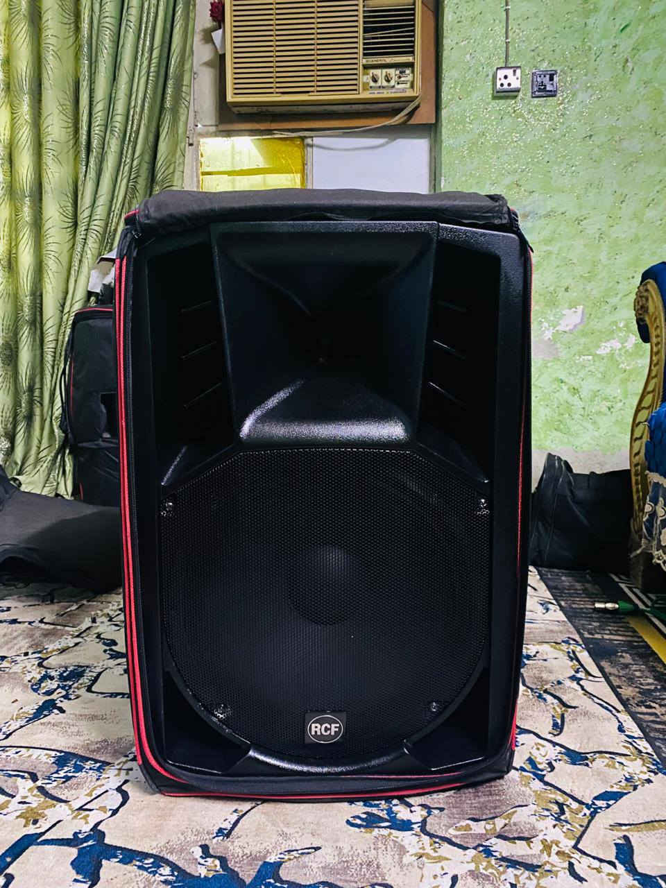 سلام عليكم شباب زوج سماعات ارسي اف 715 بدون كهرباء 15 انج 500 واط صوت نقاوة دفع شراي يتصل 
مكاني بغداد مدينة الصدر 
***********
