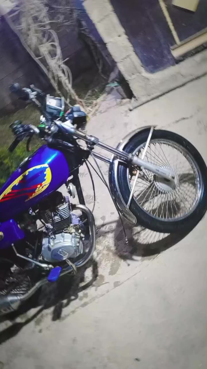 سلام عليكم دراجه تايكر الشاصي موديل18ولمكينه19 دراجه كامله من كلشي ناقصها بس ويل خلفي السعر325وبيها مجال المكان تكريت القادسيه الرقم 
***********
