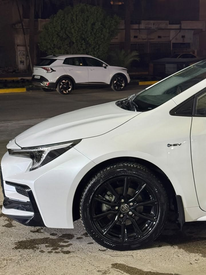 السلام عليكم
كورلا s black edition 
2025 بغداد باسمي 
كرسي كهرباء داخل احمر 
معروفه مواصفات ال s 
ماشيه 20 الف 
كفاله عامه لا صبغ ولا بارد 
السعر  24مليون و 900 الف 
***********
