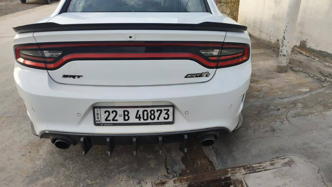 السلام عليكم اخوان اني مكلف بالنشر 
جارجر 2016 ابيض محرك هيمي 8اسلندر اسكات باك 6400 رقم اربيل قطعتين صبغ فقط والسياره كلين جديده بعدها سعر السياره 185وبيها مجال
رقم الهاتف ***********
