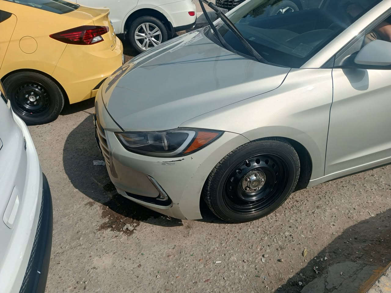 🚗 للبيع: هيونداي إلنترا 2017
📍 مكان السيارة: بغداد – مدينة الصدر
📞 للتواصل: ***********
💰 السعر:120ورقة – قابل للتفاوض
📊 المسافة المقطوعة: 73000 مايل
🛠️ المحرك: 4 سلندر – 2000cc دوش

⚠️ أضرار السيارة:
• وارد أمريكي
• ضربة في مقدمة الجاملغ الأيسر
• توجد خدوش ورصعات بسيطة
• كفالة اللغود والشواصي من الأضرار
• صور الحادث مرفقة مع الصور

📌 تفاصيل إضافية:
• رقم السيارة: بغداد – الدولي الجديد
• باسم المالك تحويل مباشر
• السنوية نافذة حتى 2030
• لون السيارة: ذهبي (شمباني)
