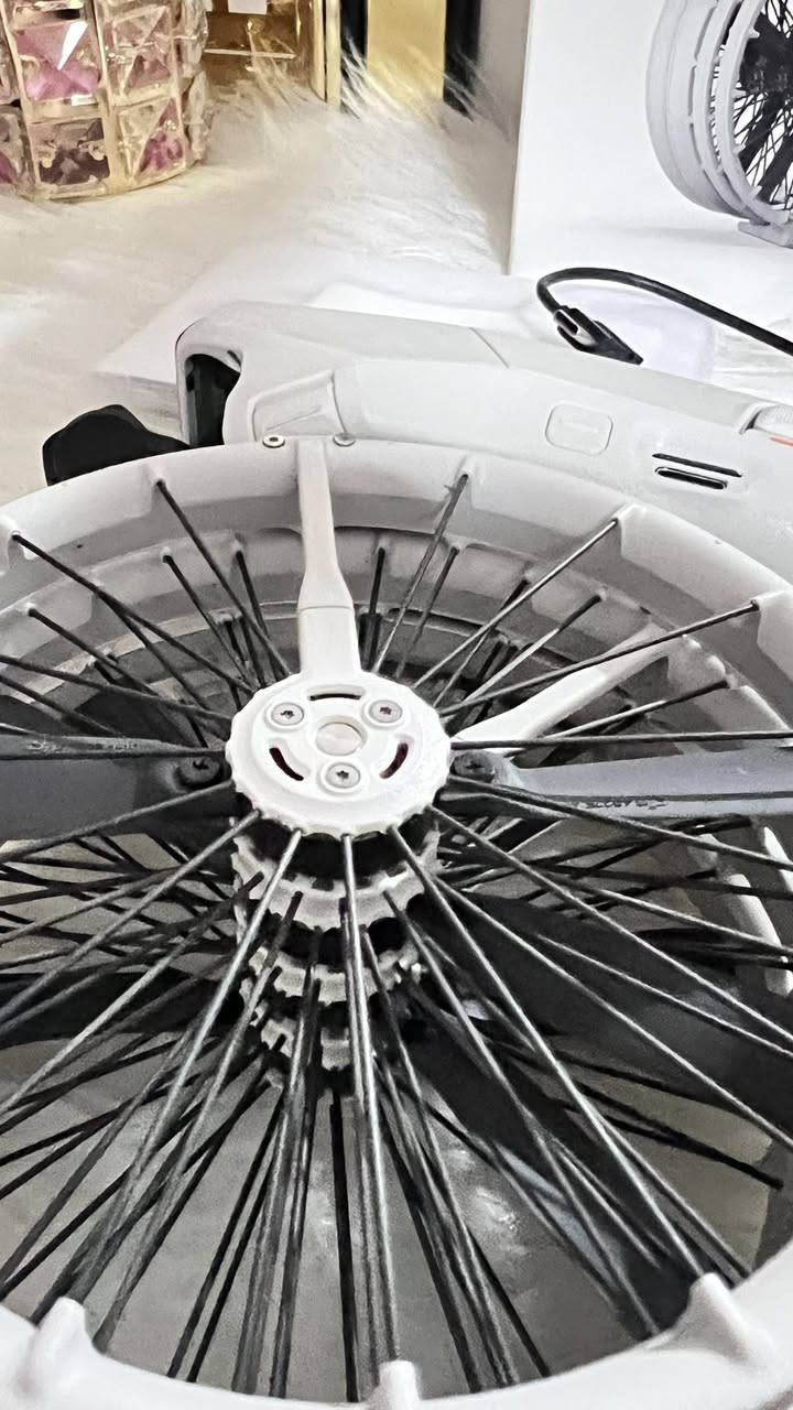 للبيع درون DJI Flip – سنكل 🚁
درون نظيف وجاهز للطيران، مناسب للتصوير الجوي وصناعة المحتوى.
أداء مستقر وجودة تصوير عالية من شركة DJI المعروفة.

المواصفات:
 • تصوير فيديو عالي الدقة
 • كاميرا ثابتة مع نظام تثبيت
 • تحكم سهل وسريع الاستجابة
 • مناسب للتصوير والسفر وصناعة الريلز
 • خفيف وسهل الحمل بيها  موصفات خير من الله  تابع اليوتيوب 

ملاحظة الباتري الغلاف بي كسر أثناء الشحن وما يئثر 
السعر: 700

📍: الموصل
للاستفسار أو تواصل خاص


**إذا كنت صاحب هذا الإعلان وتريد حذفه لأي سبب، رجاءا أرسل رسالة إلى الدعم الفني**