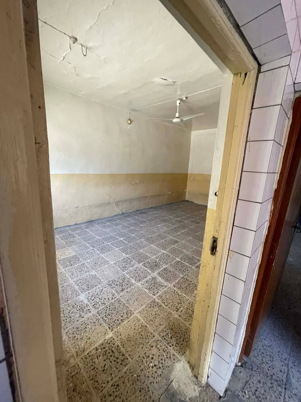 سلام عليكم دار للبيع مساحه. 250متر طابو صرف
الموقع كربلاء حي العسكري. مقابيل حديقه السجاد
يحتوي على استقبال 4 غرف
صب كونكريت 
الواجه10
النزال25
مع شقه خارجيه  
كافه الخدمات
***********
***********
