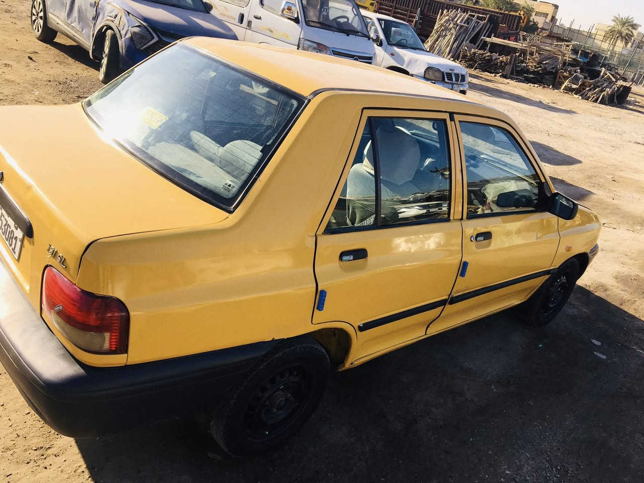 السلام عليكم سايبه مديل 16 بسمي تحويل ثاني يوم مصفره هيئه وغرامات بيهه ضربه بل باب ولجاملخ الخلفي معمر بارد سياره حلوه وجهازه من كلشي تخم تاير جديد السعر 33 وبيهه مجال مكاني بغداد الشعب ***********
