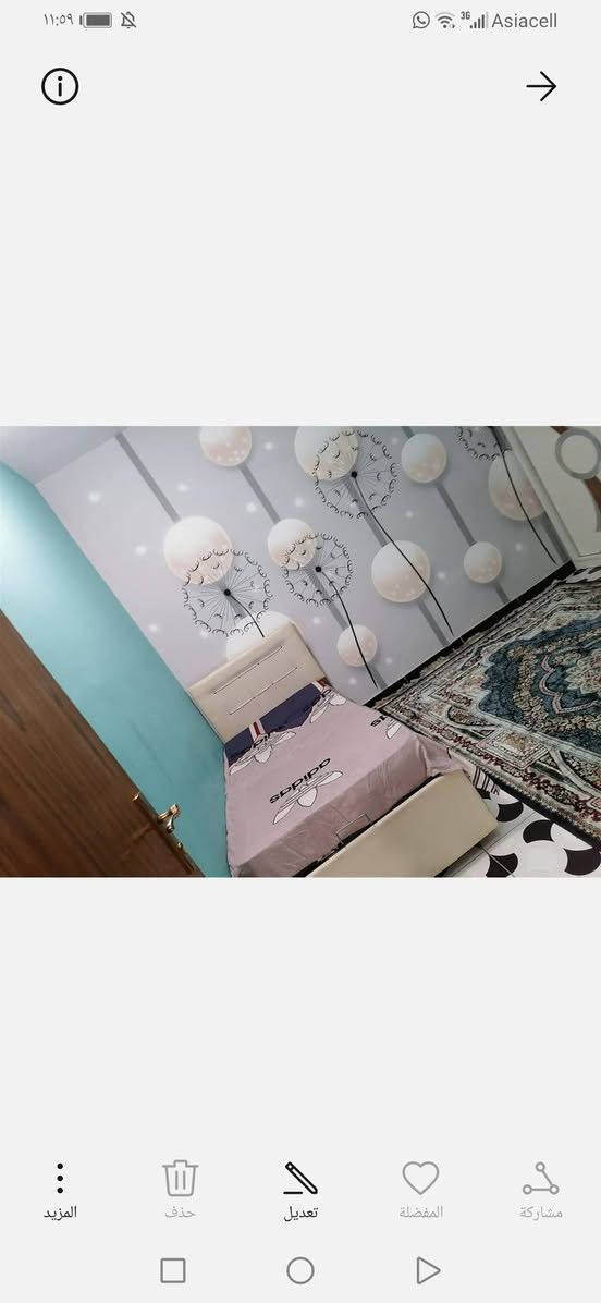 السلام عليكم  بيت خلفي المساحة ٩٦ واقع حال ١٠٠ متر   في منطقة الشعب حي العقاري قرب مدرسة التربية يتكون البيت من مدخل ترك  واستقبال وصالة ومطبخ وصحيات والطابق الثاني ٣ غرف نوم وصحيات بيت بناء جديد ونضيف  التواصل ***********
