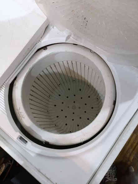 غسالة ريان 15 كيلو و غسالة هيتاشي 10 كيلو
السلام عليكم 
غسالة هيتاشي 10 كيلو دبل حوض غسل و تنشيف
بحالة جيدة جداً و نظيفة 

غسالة ريان 15 كيلو حوض واحد غسل و تنشيف 
بحالة جيدة جداً

القطعة على 125 الف

بغداد الشعب قرب شارع عدن
***********
